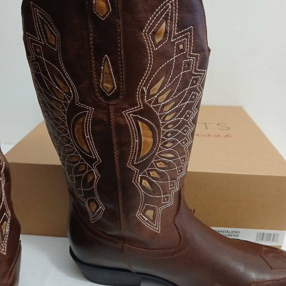 Coconuts by Matisse Brown and Tan Embroidered Winter Boots Various Sizes - Picture 8 of 12